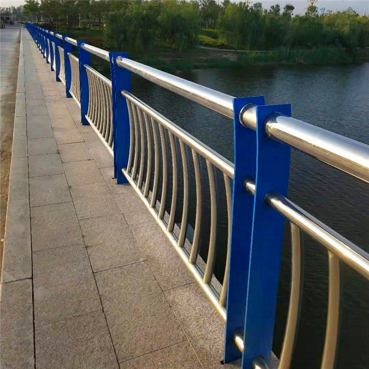 不銹鋼復(fù)合管護欄