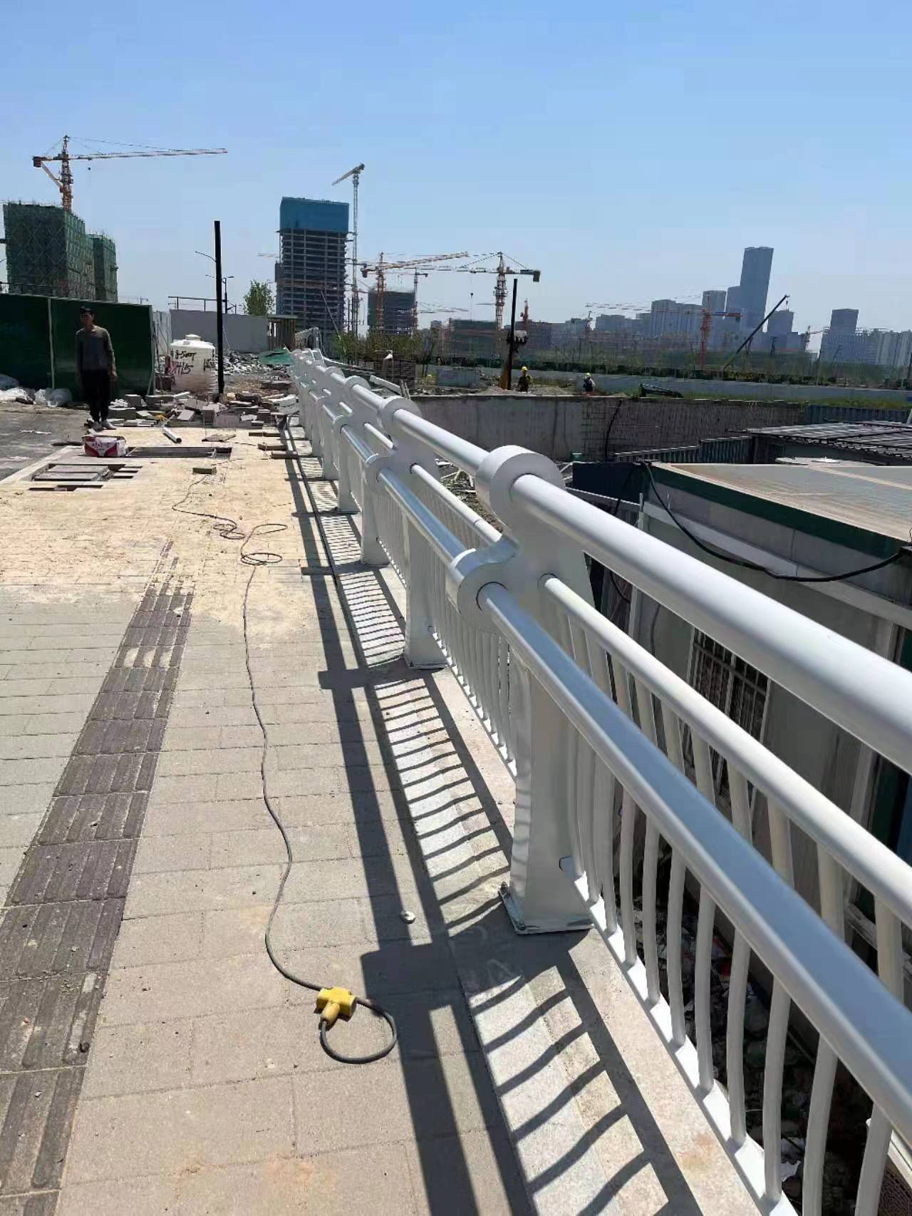 鋁合金護(hù)欄